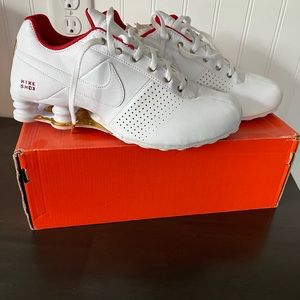 Womens 2016 Nike Shox University White/Gold Colorway Shoes Size 8.5 317549-118